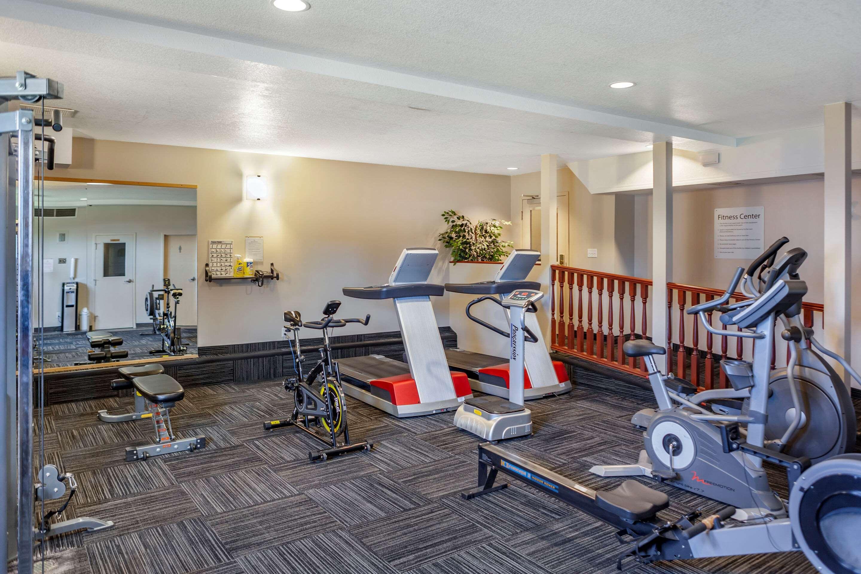 Quality & Edmonton International Airport 3*