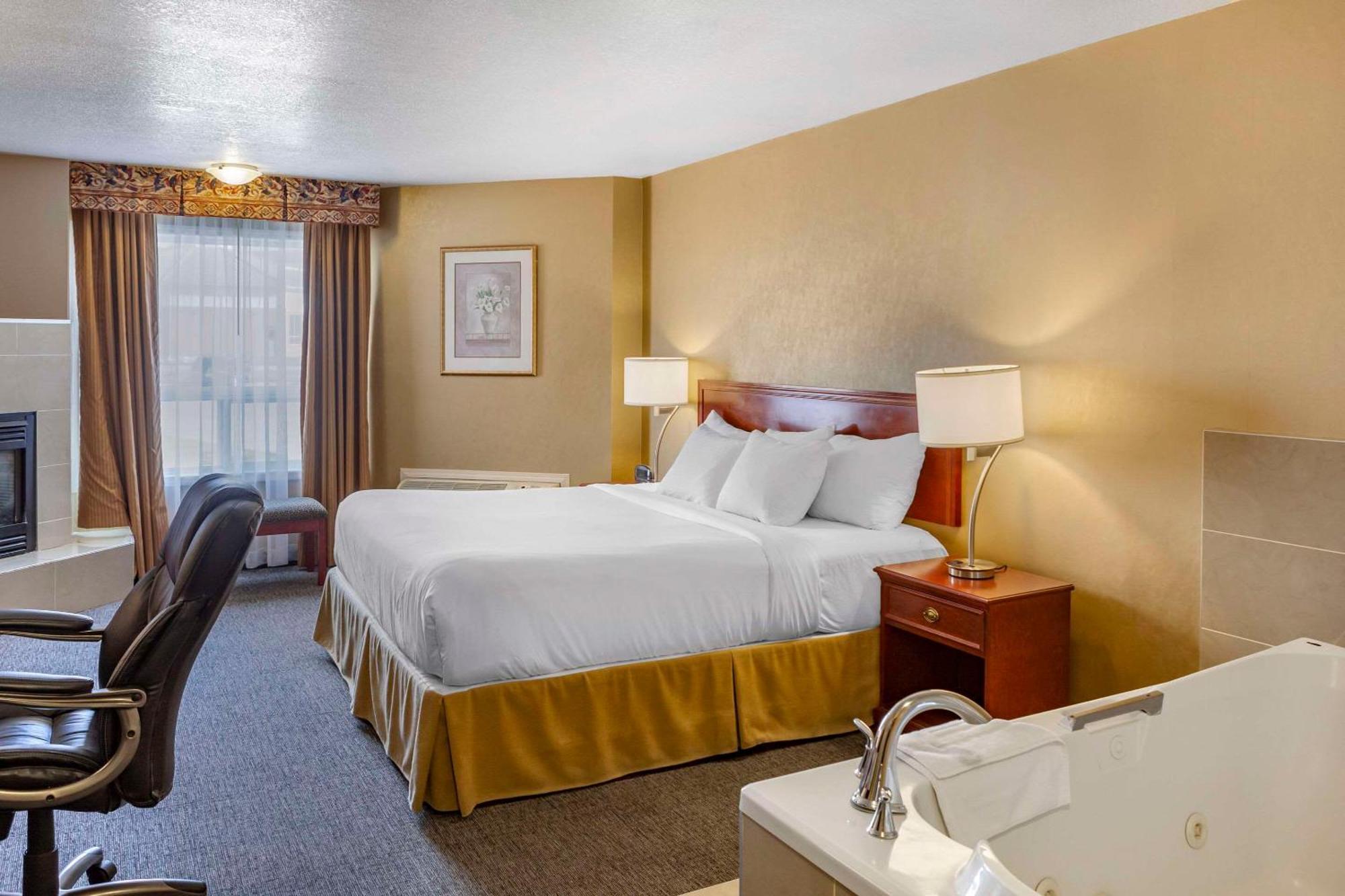 Quality & Edmonton International Airport 3*