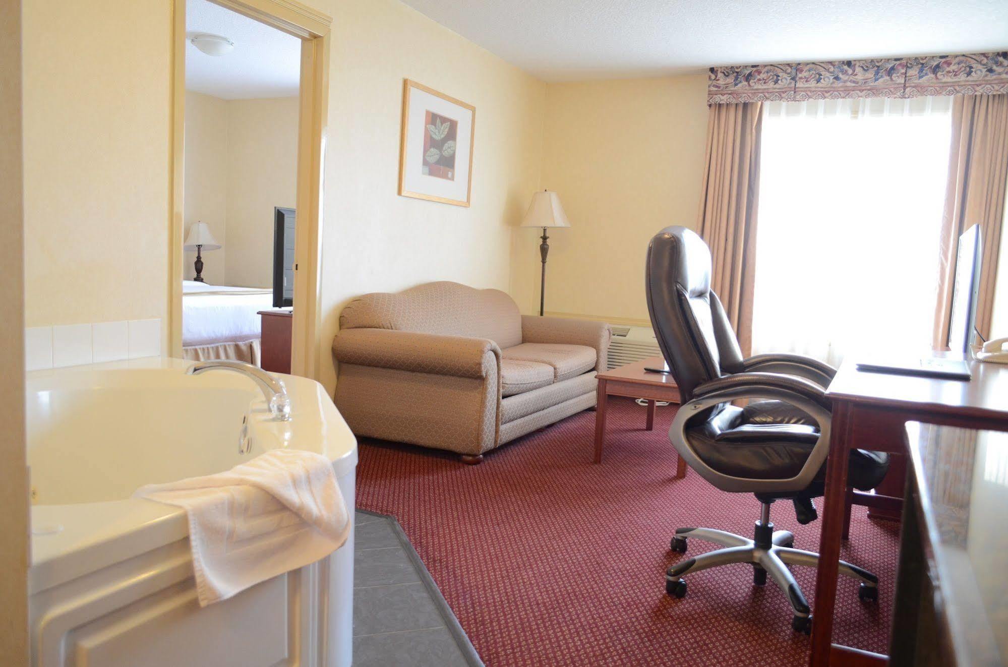 Hotel Quality & Edmonton International Airport Leduc